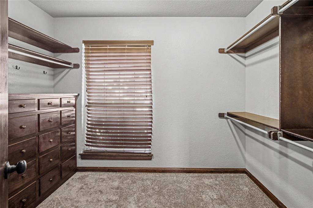 15604 Hyde Parke Drive Property Photo 27