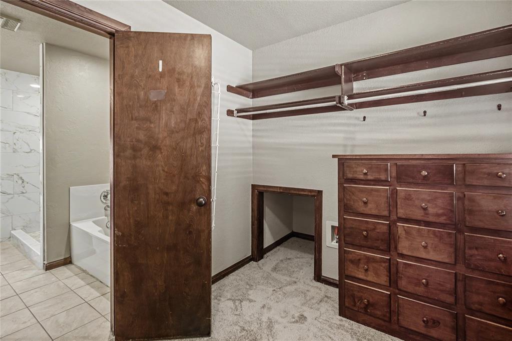 15604 Hyde Parke Drive Property Photo 28