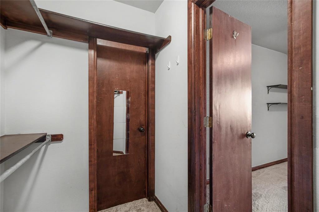 15604 Hyde Parke Drive Property Photo 33