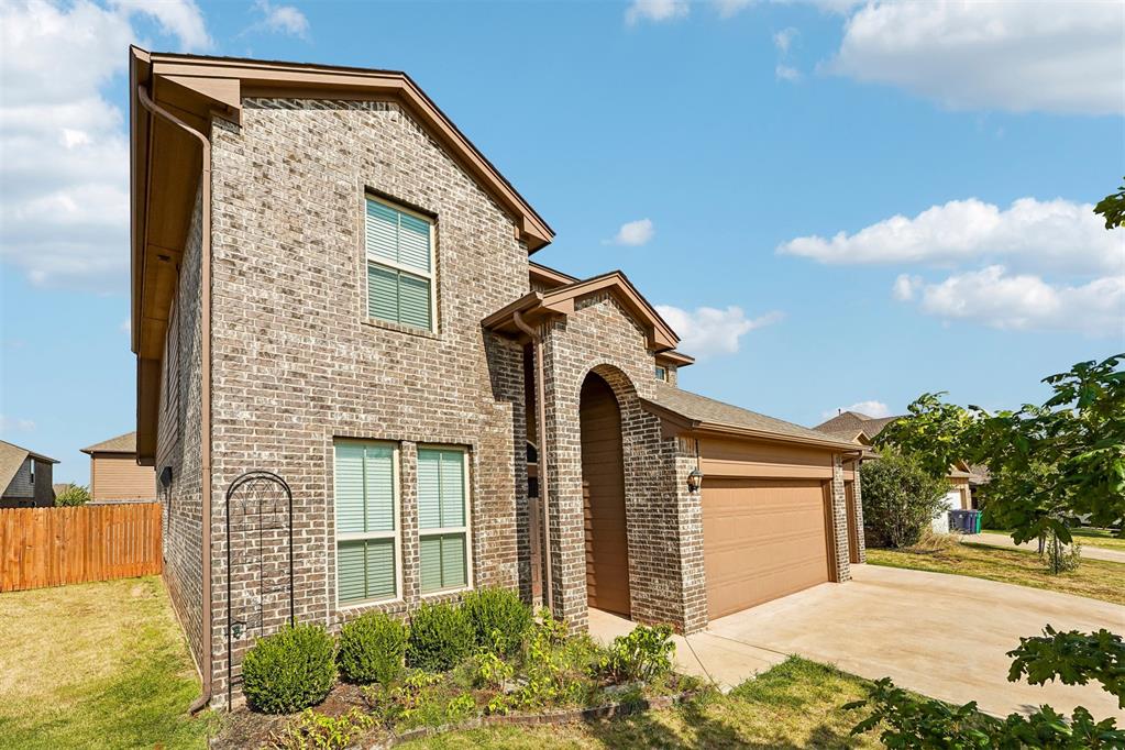 14721 Rambling Creek Circle Property Photo 3
