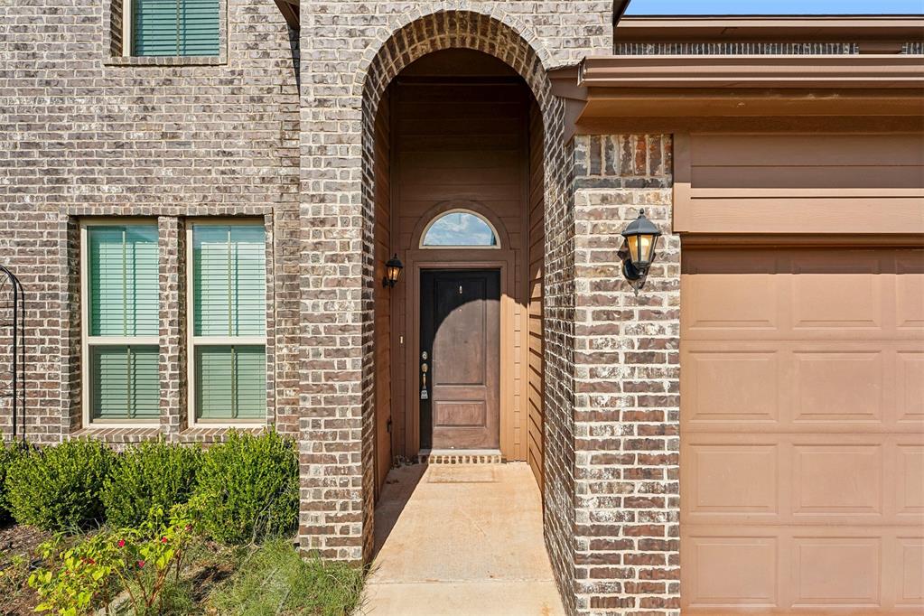14721 Rambling Creek Circle Property Photo 4