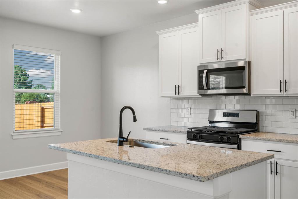 3121 Evyn Boulevard Property Photo 2