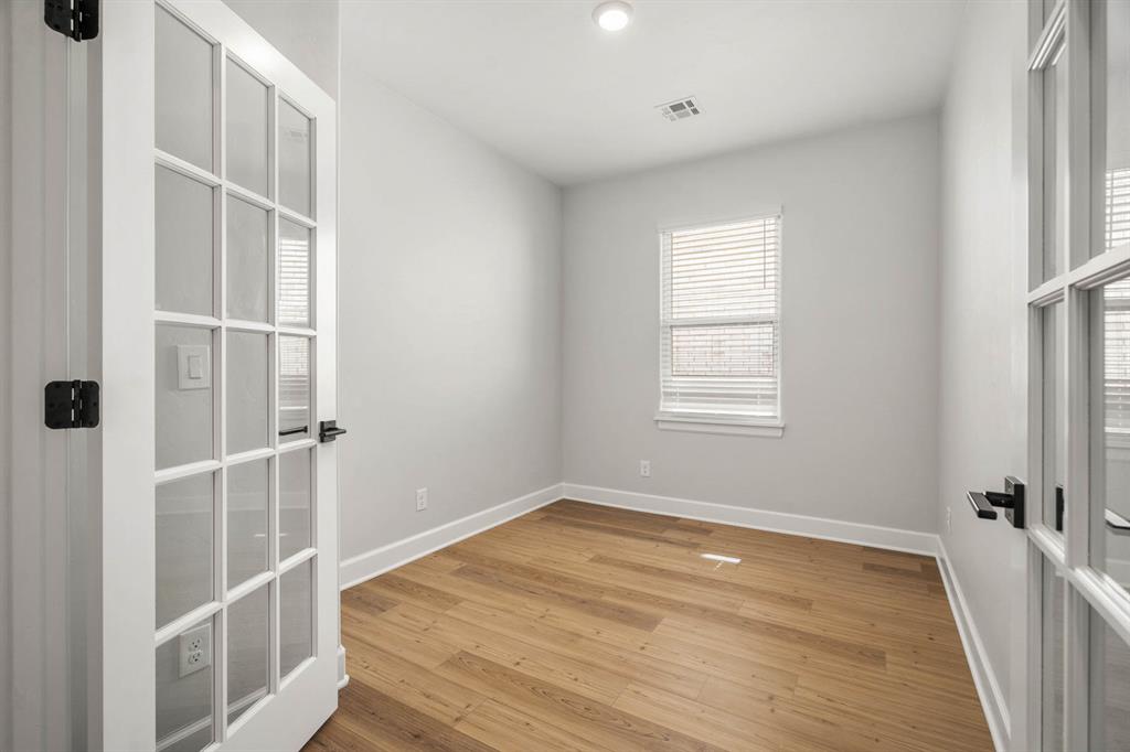 3121 Evyn Boulevard Property Photo 4