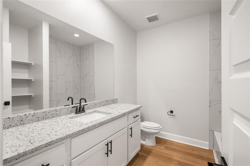3128 Adelyn Terrace Property Photo 8