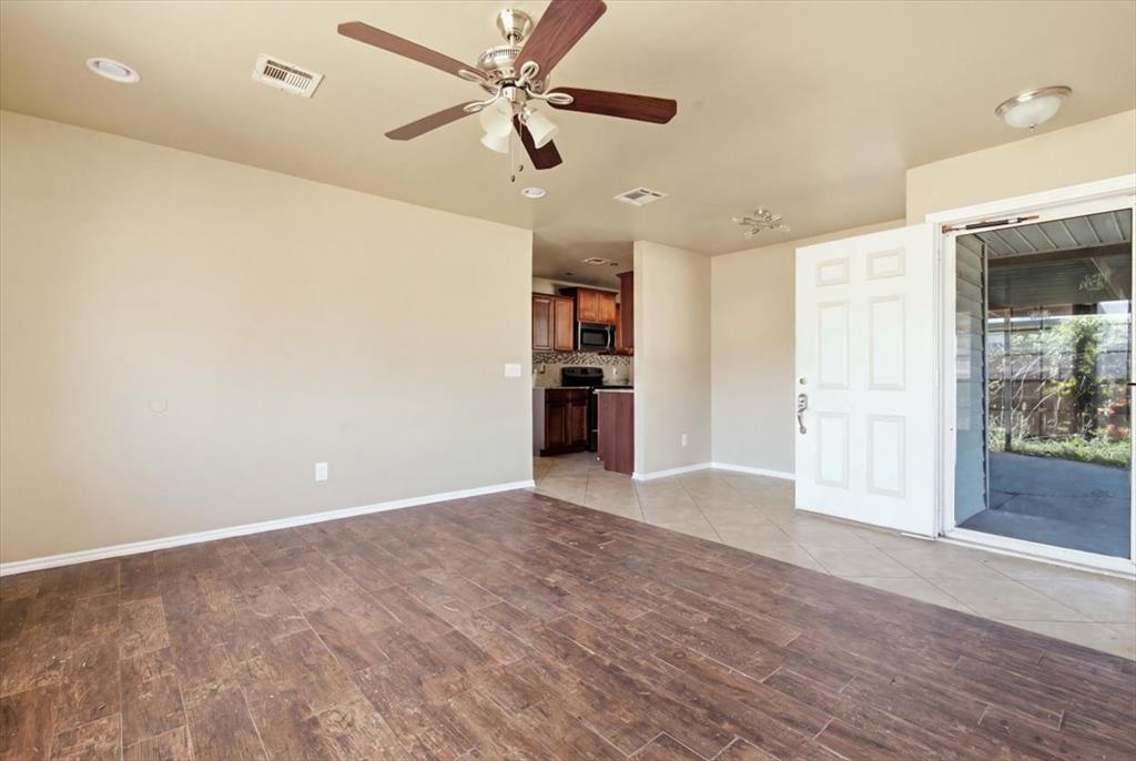 1500 Autumn Drive Property Photo 4