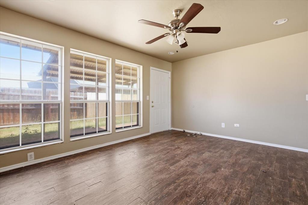 1500 Autumn Drive Property Photo 5