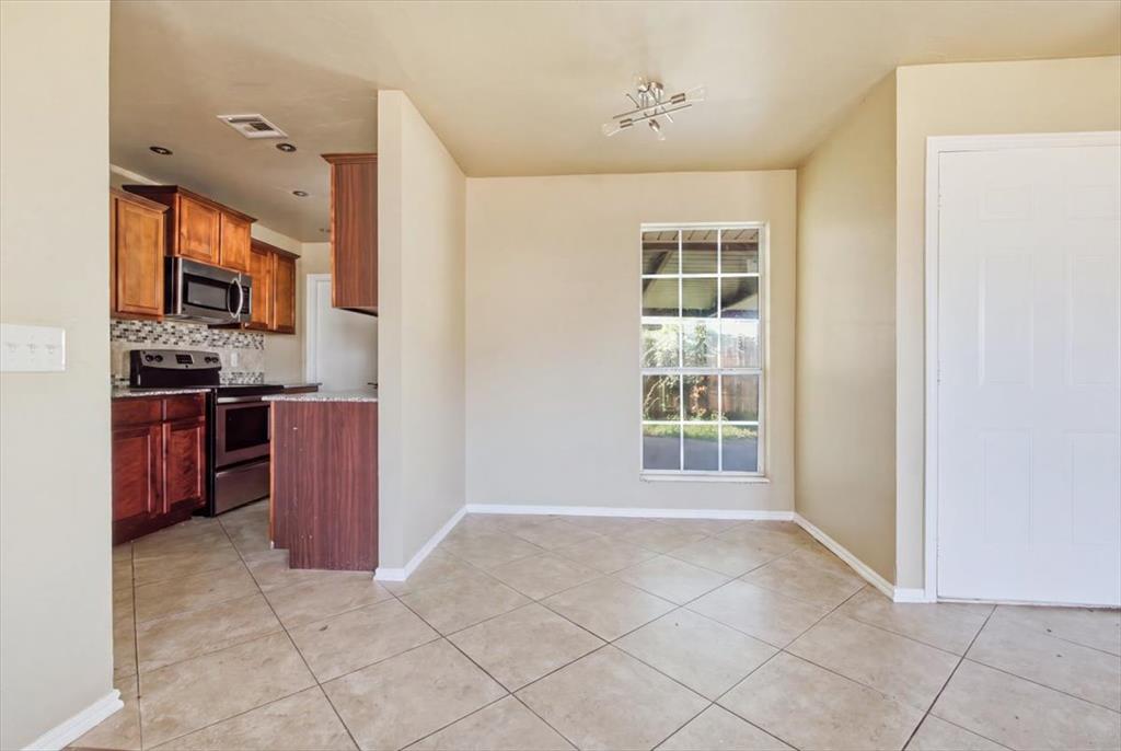1500 Autumn Drive Property Photo 6