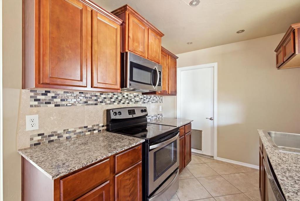 1500 Autumn Drive Property Photo 7