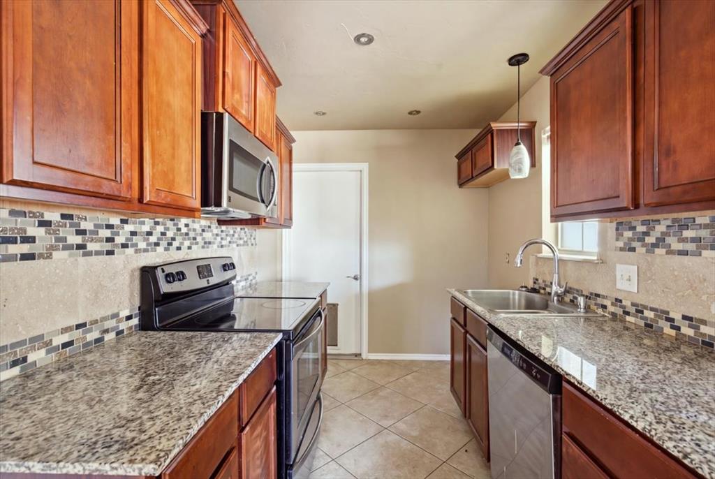 1500 Autumn Drive Property Photo 8