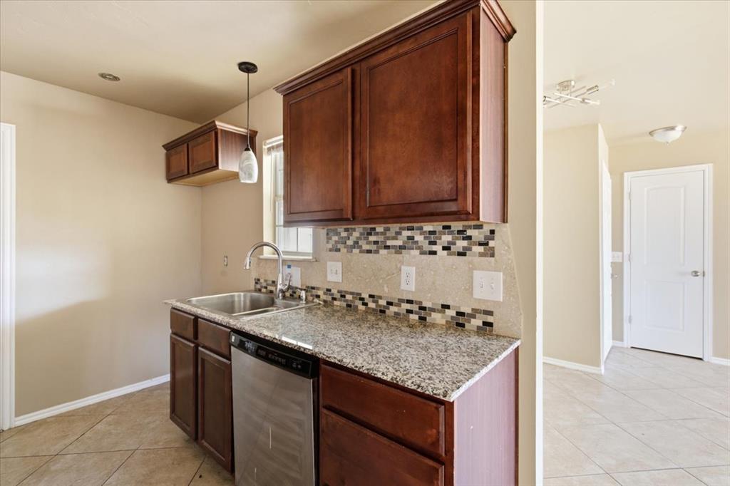 1500 Autumn Drive Property Photo 9