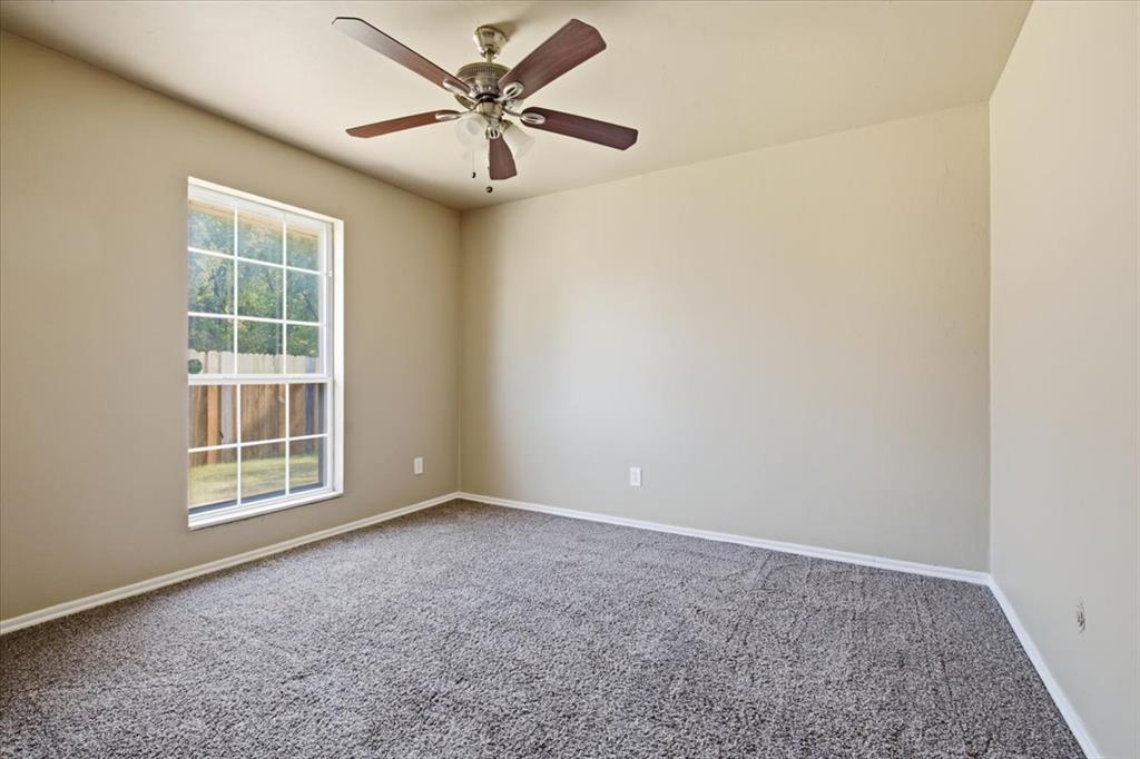 1500 Autumn Drive Property Photo 11