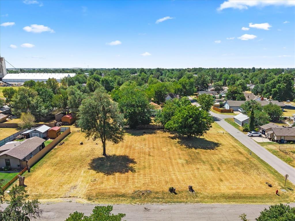 511 W Cobb Street Property Photo 1