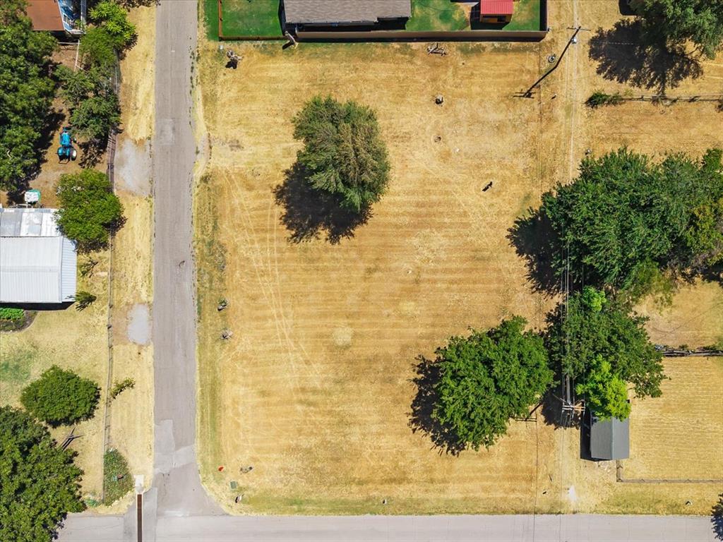511 W Cobb Street Property Photo 4
