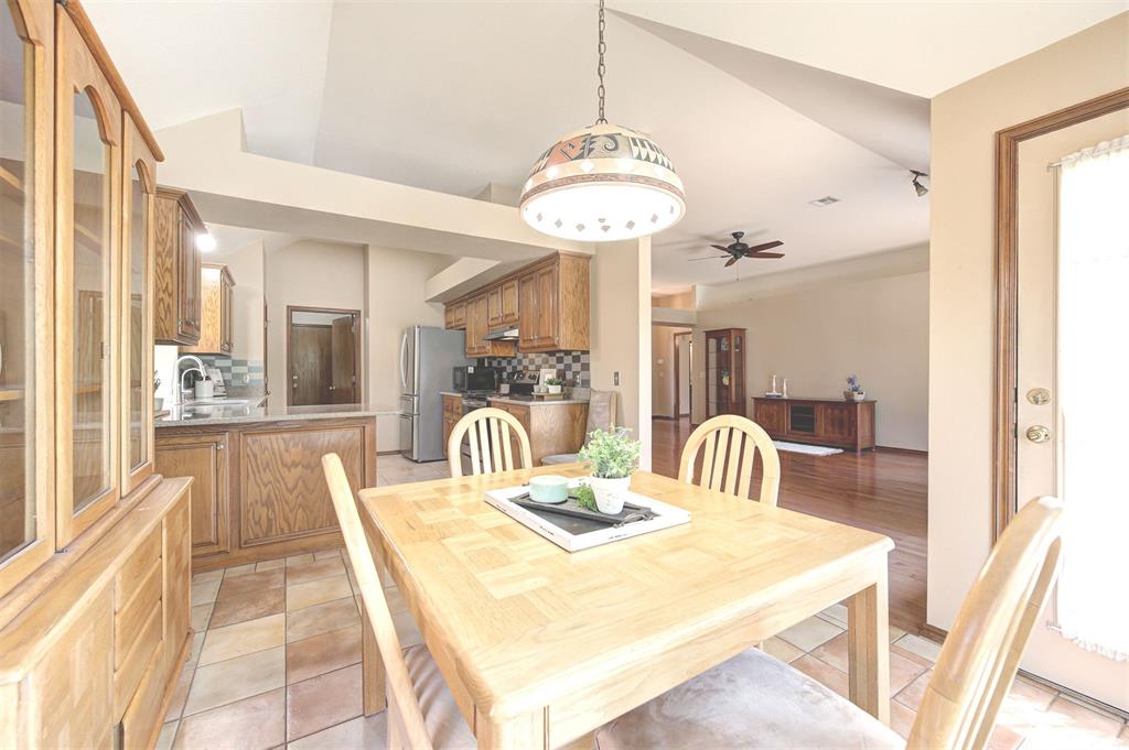 4100 Drawbridge Lane Property Photo 7