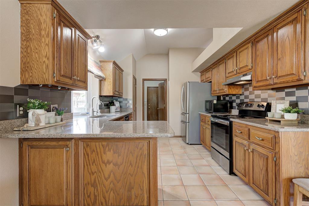 4100 Drawbridge Lane Property Photo 11