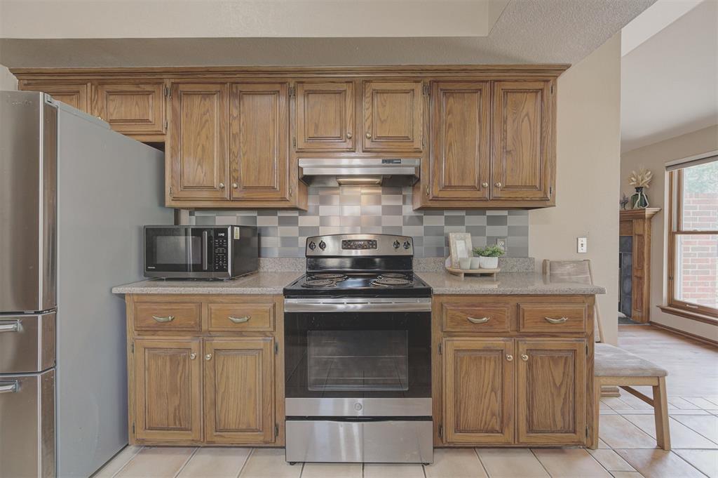 4100 Drawbridge Lane Property Photo 14