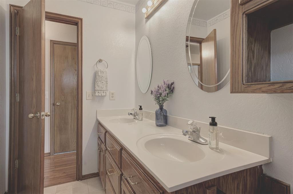4100 Drawbridge Lane Property Photo 16