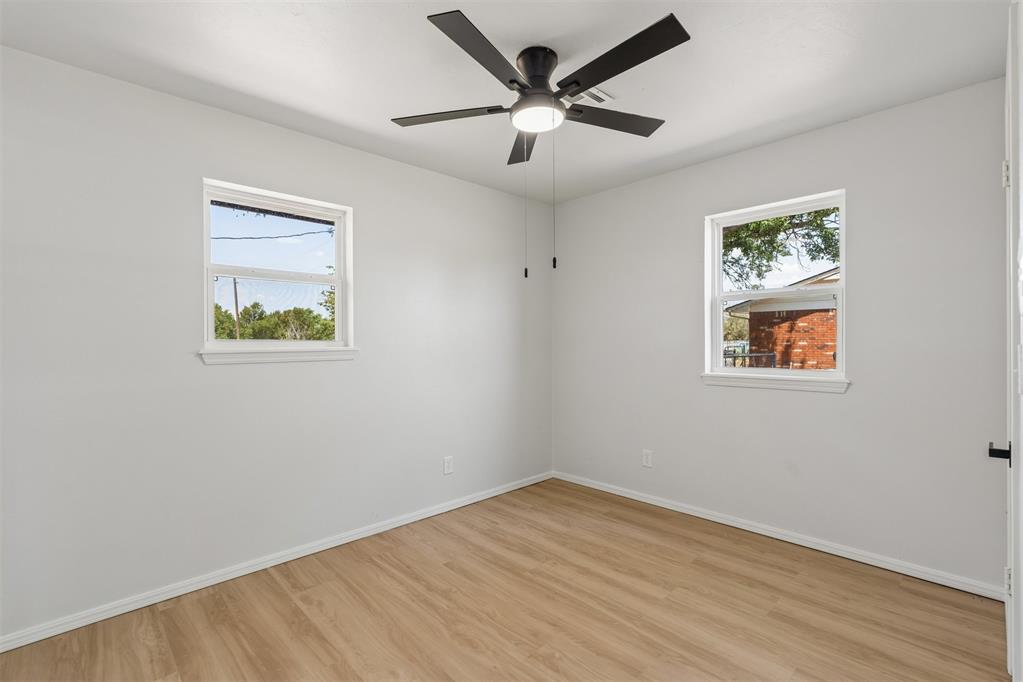 2024 E Robberts Avenue Property Photo 35