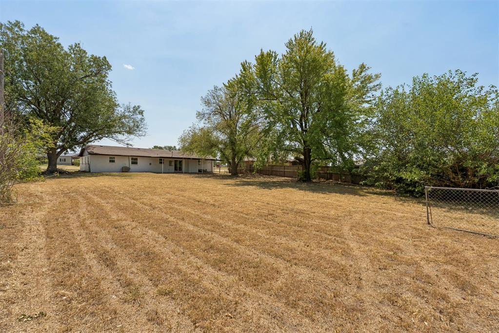 2024 E Robberts Avenue Property Photo 42