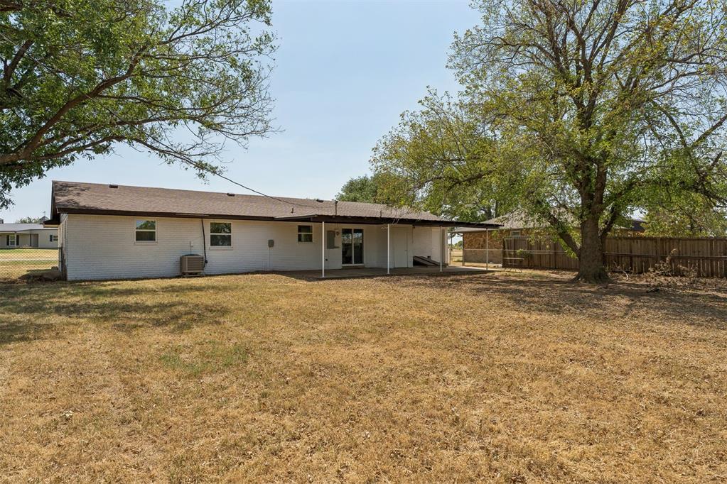 2024 E Robberts Avenue Property Photo 43