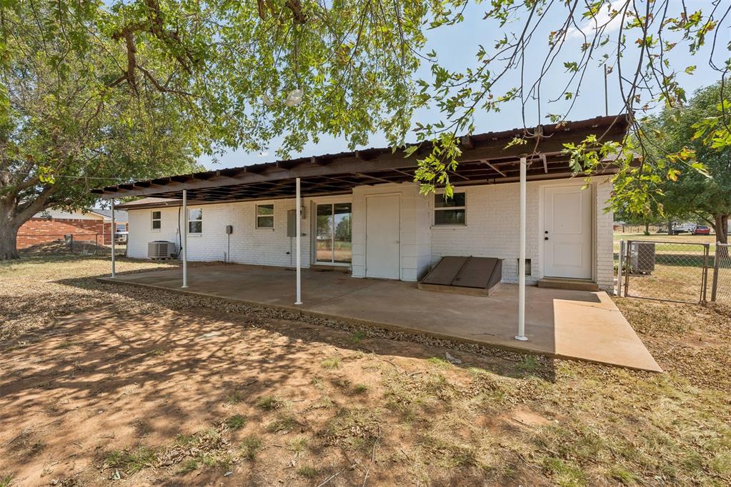 2024 E Robberts Avenue Property Photo 48