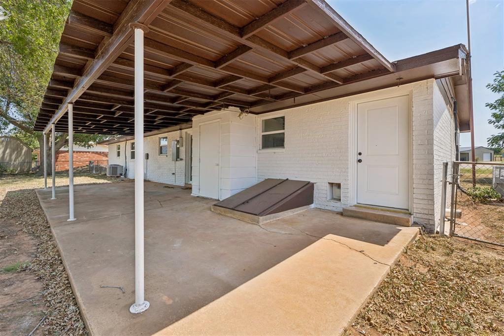2024 E Robberts Avenue Property Photo 49
