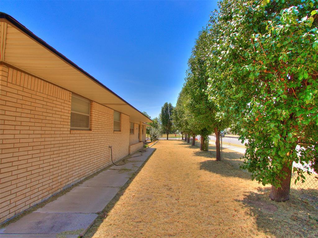 10500 N Western Avenue Property Photo 13