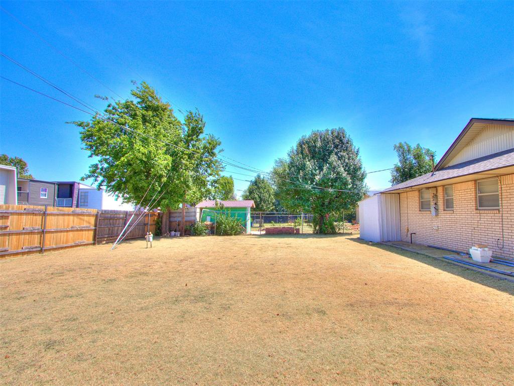 10500 N Western Avenue Property Photo 14