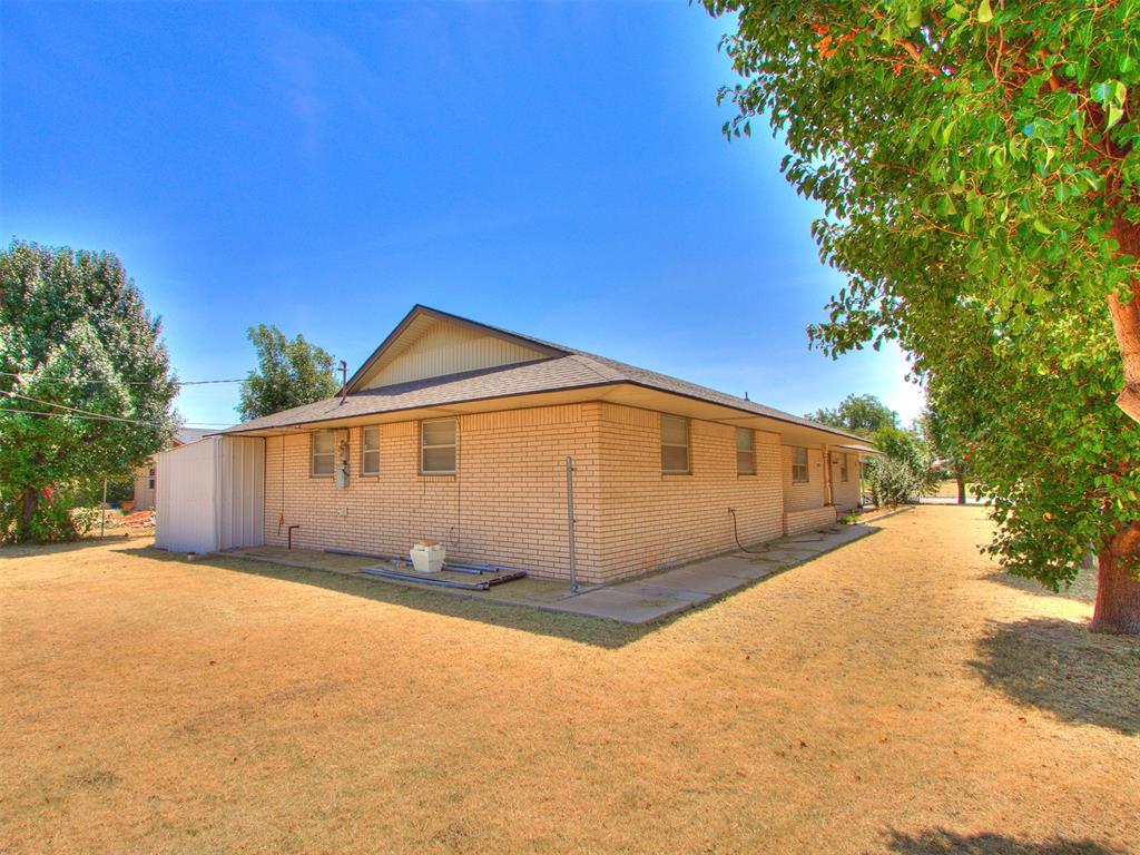 10500 N Western Avenue Property Photo 15