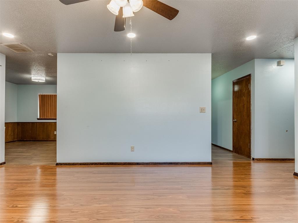 10500 N Western Avenue Property Photo 23