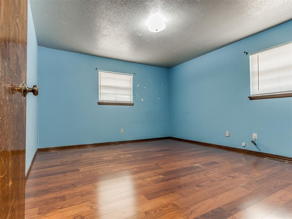 10500 N Western Avenue Property Photo 31