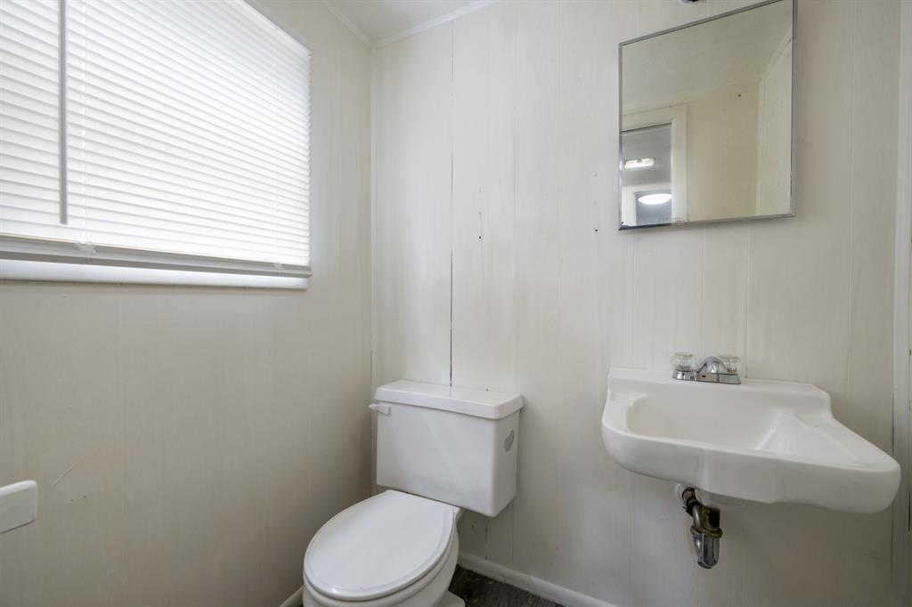 548 E Grumman Drive Property Photo 11