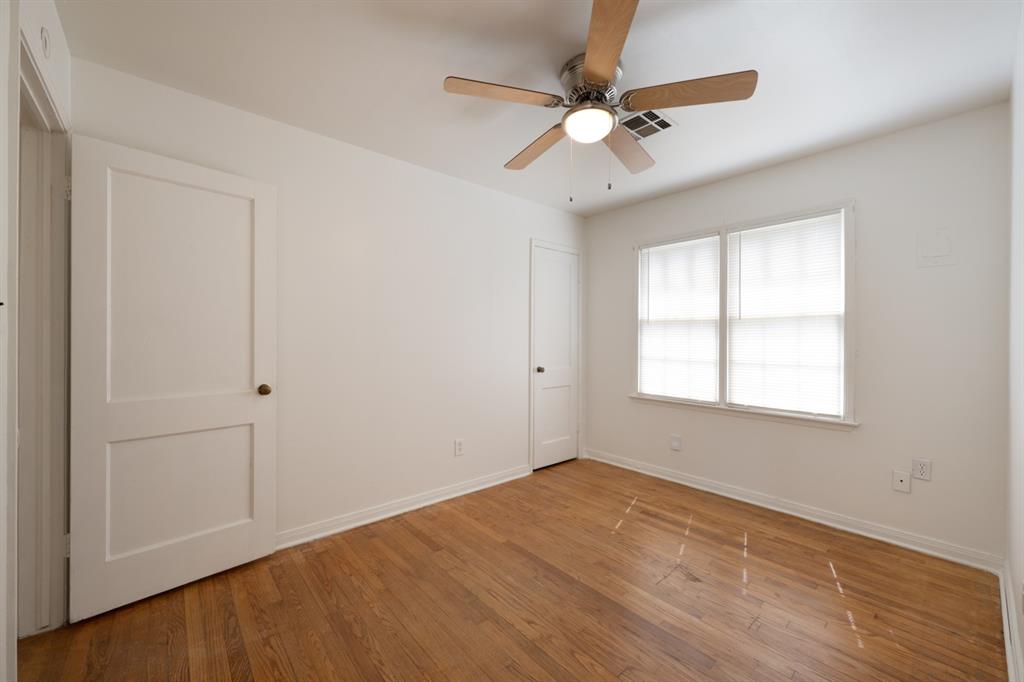 548 E Grumman Drive Property Photo 13