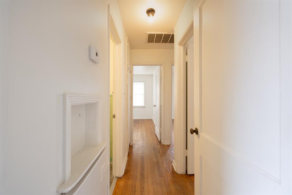 548 E Grumman Drive Property Photo 15