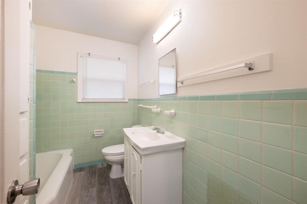 548 E Grumman Drive Property Photo 16