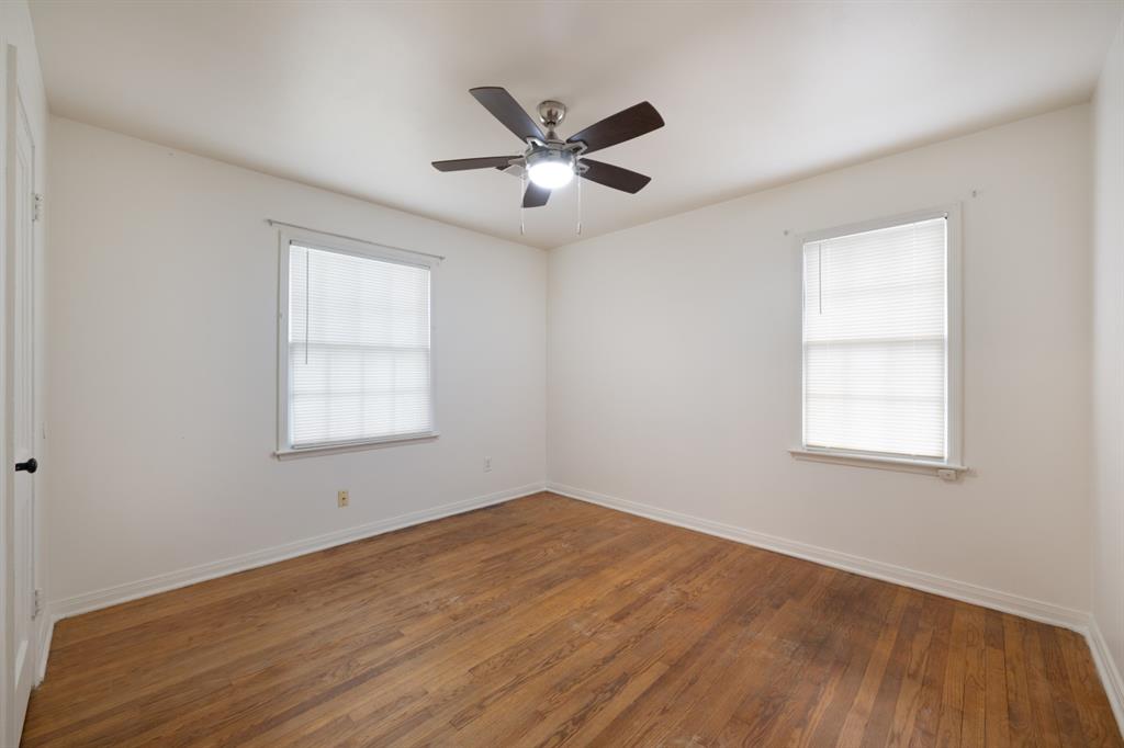 548 E Grumman Drive Property Photo 21