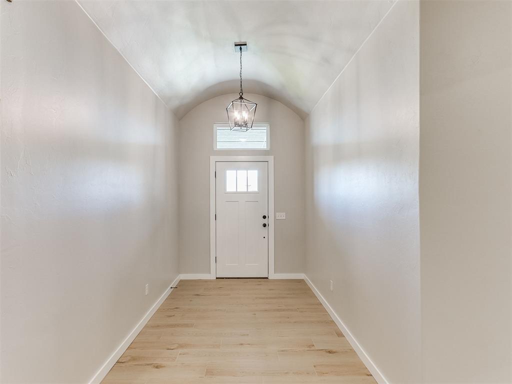 1916 Sama Way Property Photo 4