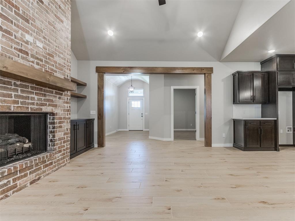 1916 Sama Way Property Photo 8
