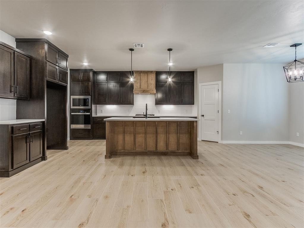 1916 Sama Way Property Photo 9