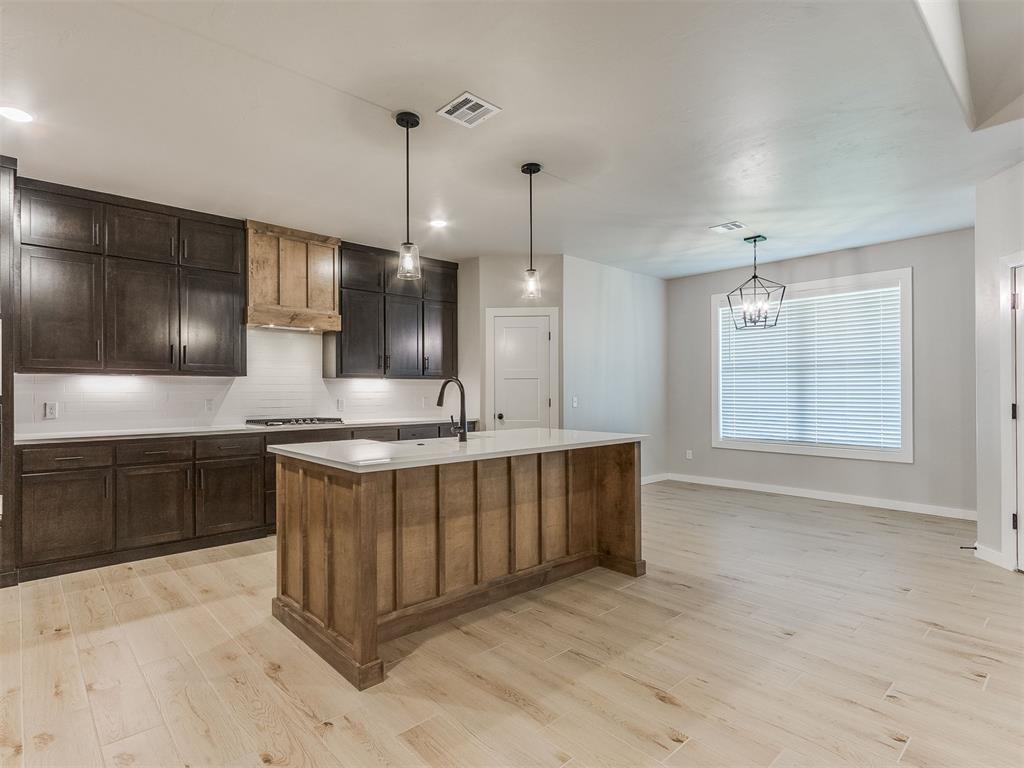 1916 Sama Way Property Photo 10