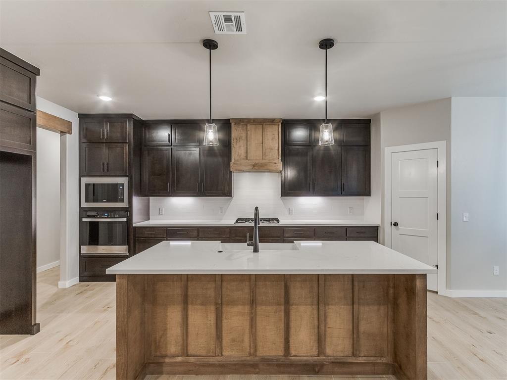 1916 Sama Way Property Photo 11