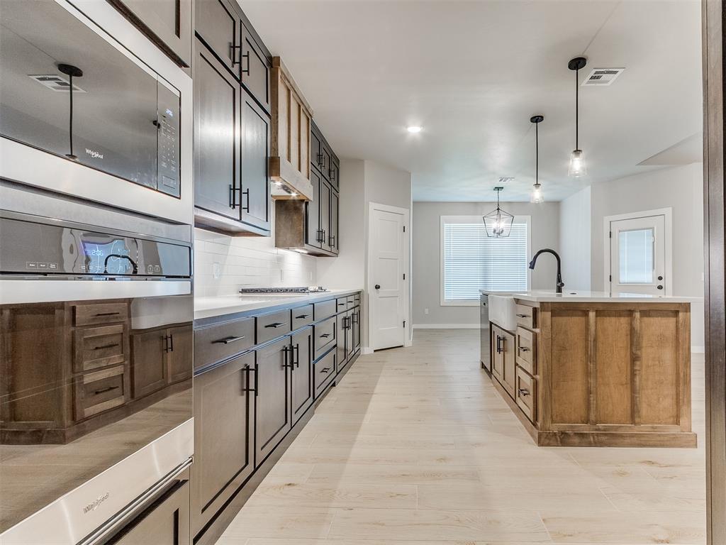 1916 Sama Way Property Photo 12