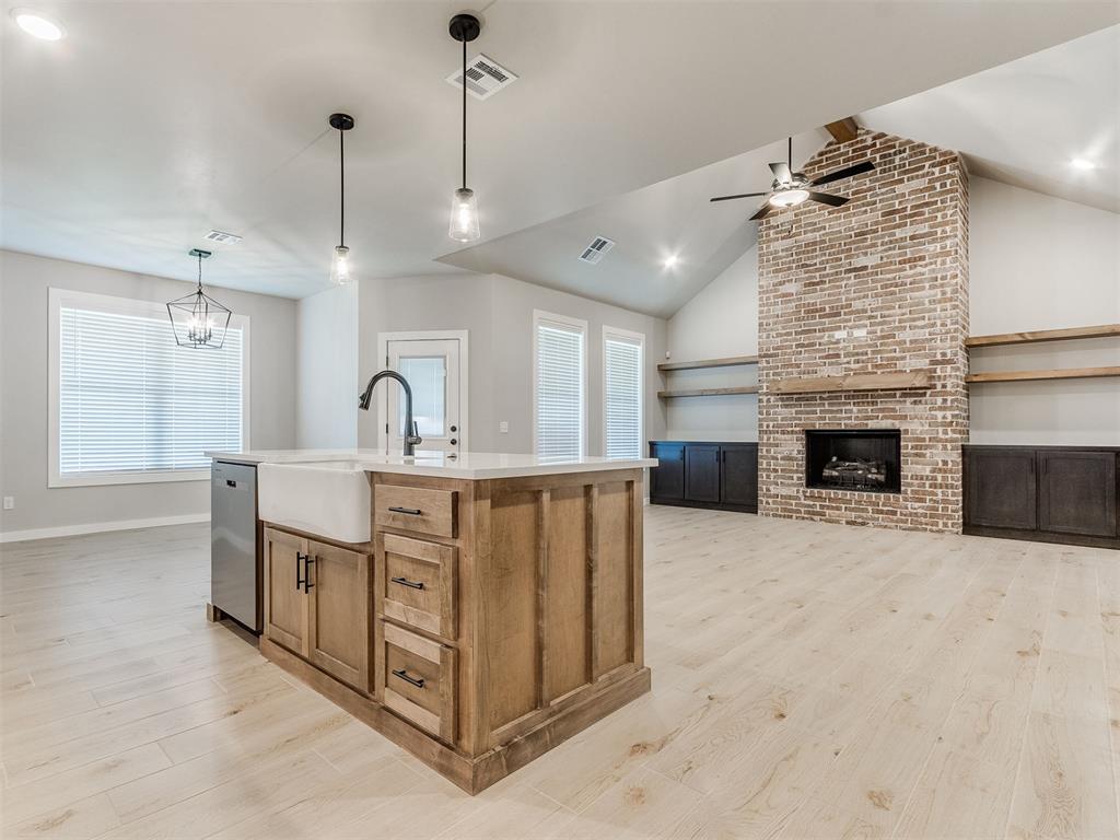 1916 Sama Way Property Photo 13