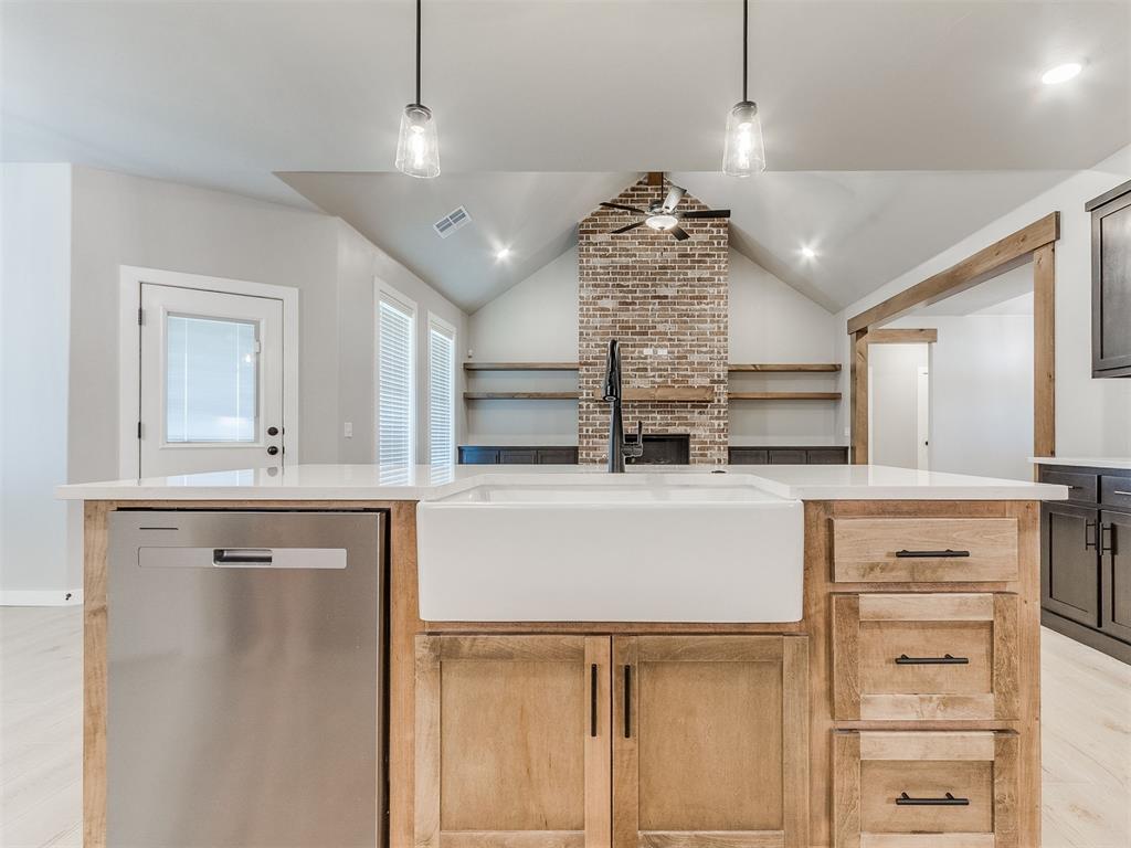 1916 Sama Way Property Photo 14