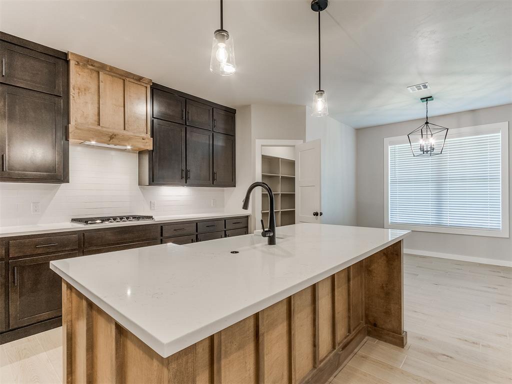 1916 Sama Way Property Photo 15