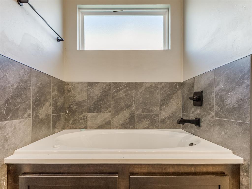 1916 Sama Way Property Photo 24