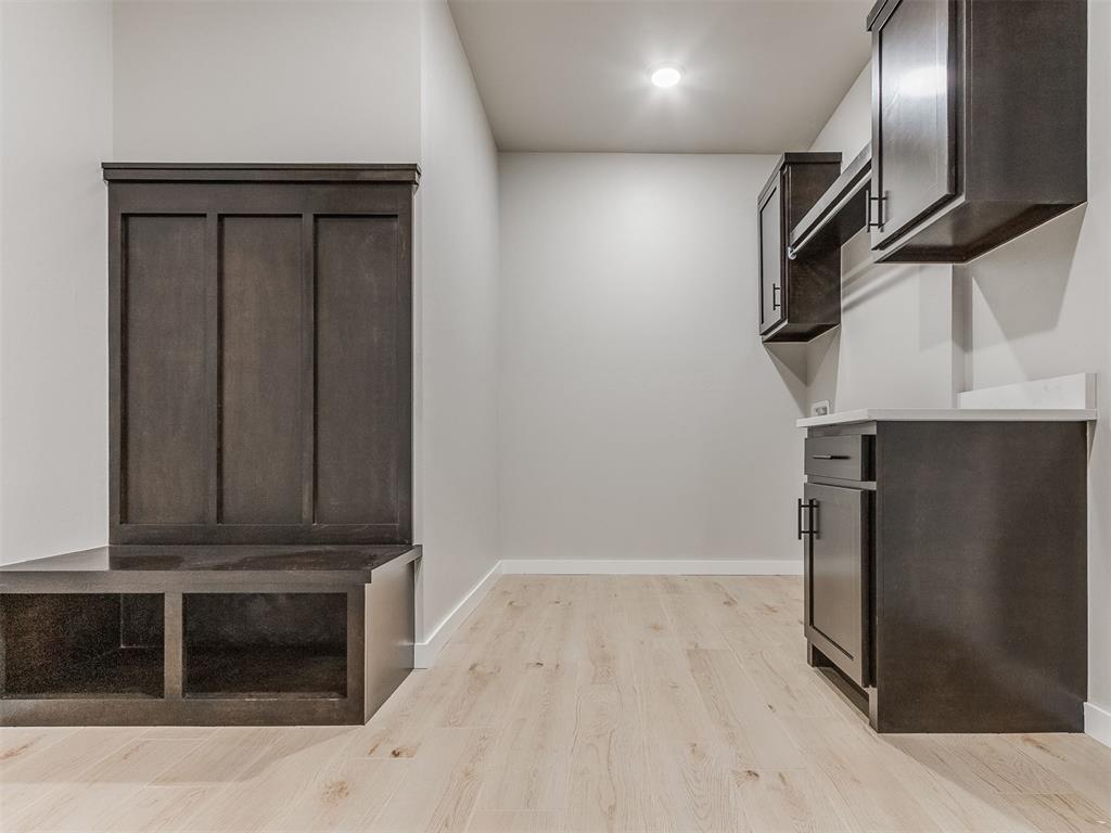 1916 Sama Way Property Photo 27