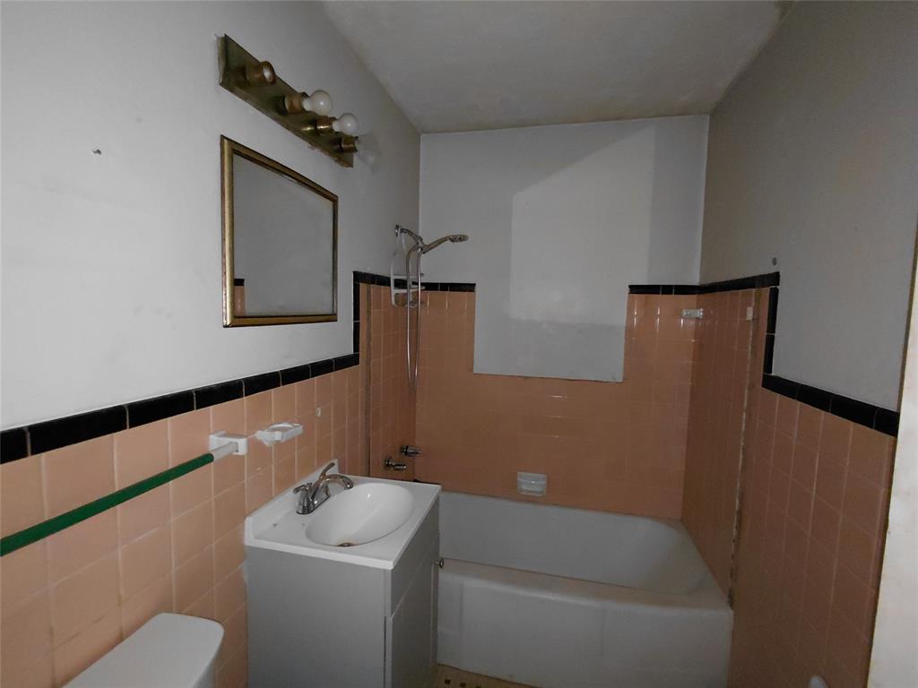 4012 Nw 33rd Street Property Photo 7