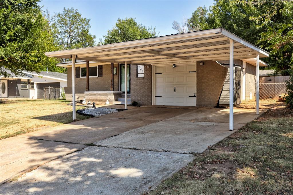724 Stahl Drive Property Photo 2