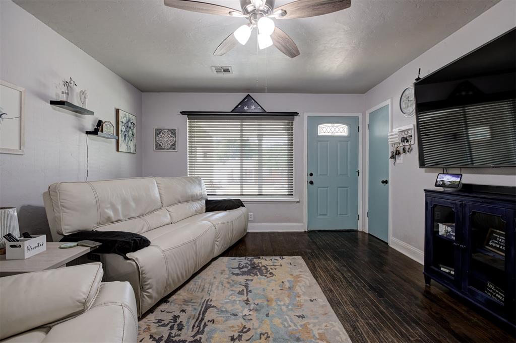 724 Stahl Drive Property Photo 8